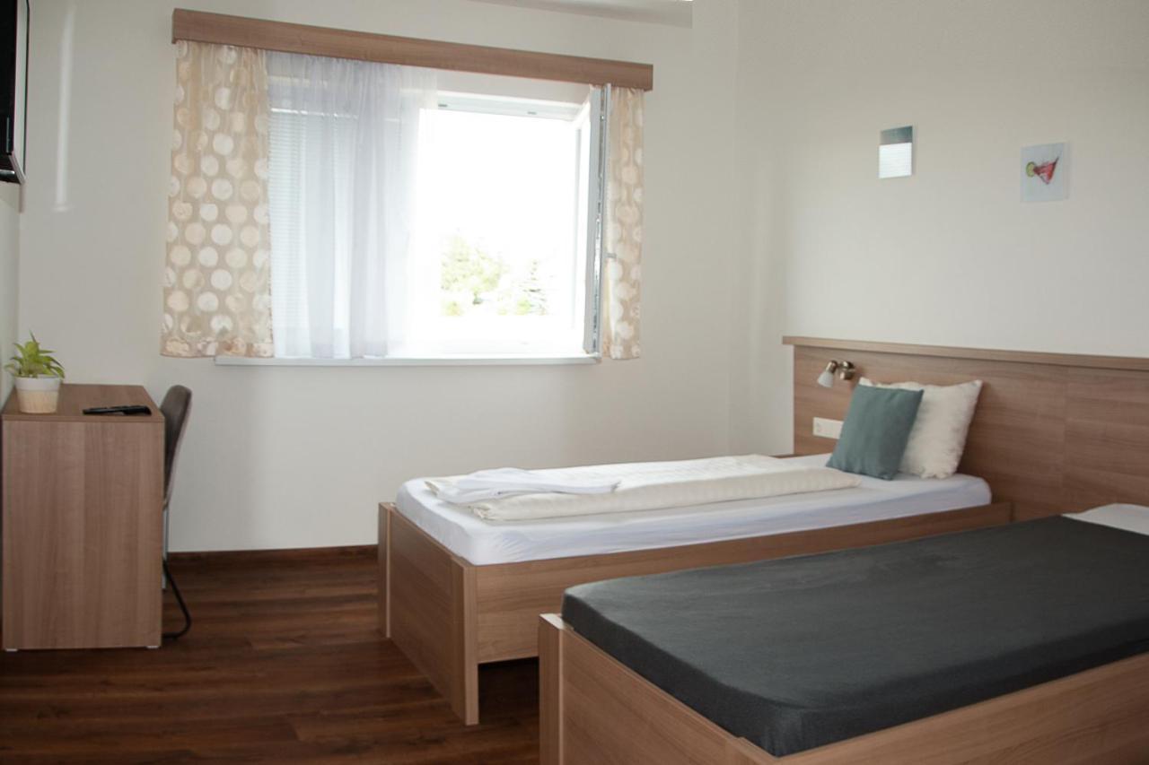 Hotel Khail Maria Lanzendorf Ngoại thất bức ảnh